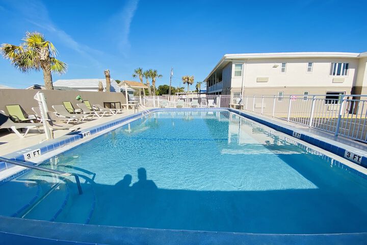 Pool 19 of 27
