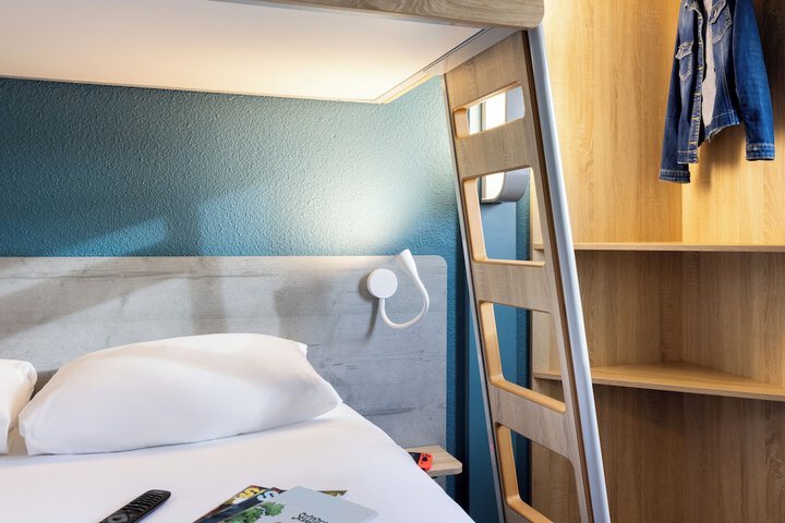 Room 13 of 62