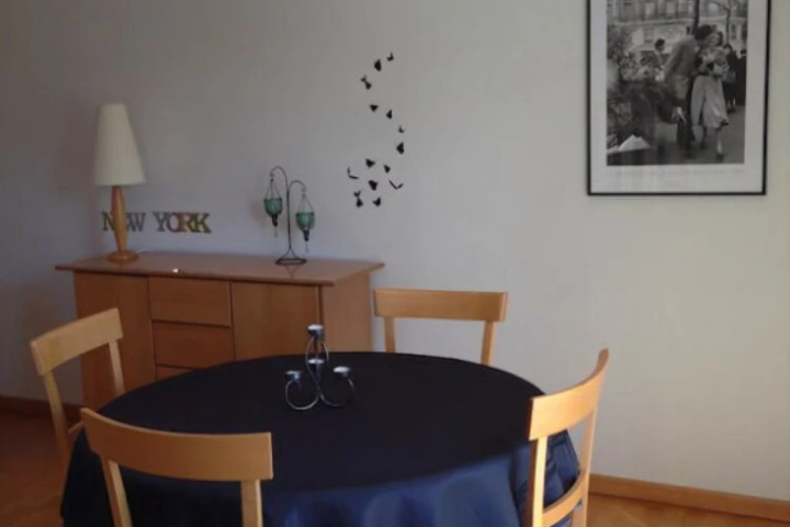 Dining 18 of 19