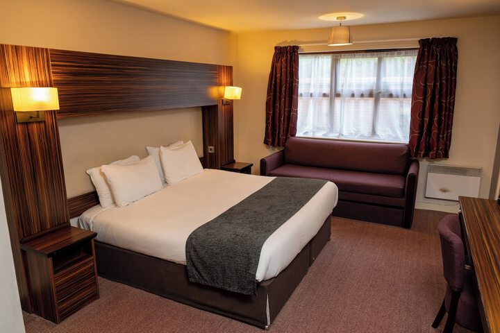 Room 12 of 35