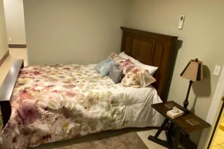 Room 16 of 32