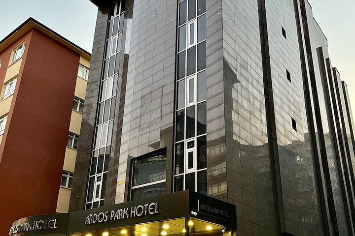 Hotel 8 of 9