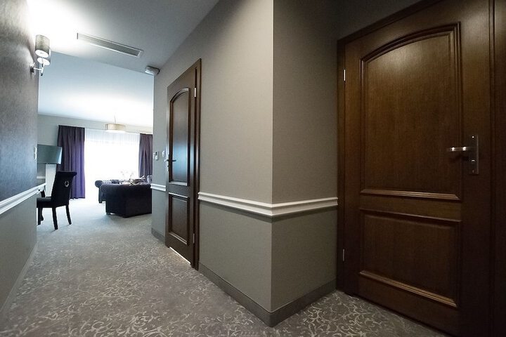 Room 3 of 75
