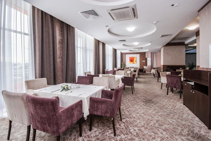 Dining 43 of 70