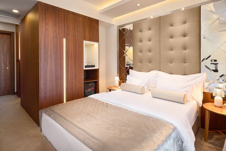 Room 8 of 56