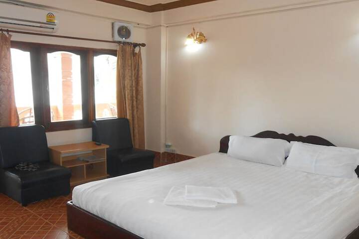 Room 7 of 13