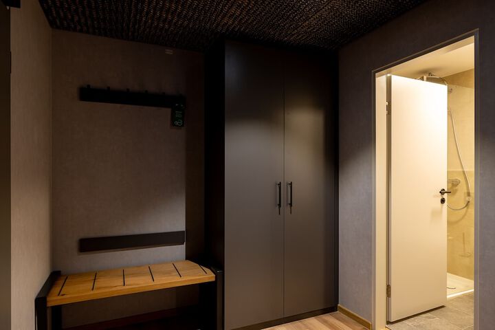 Room 17 of 58