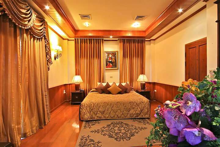 Room 15 of 87