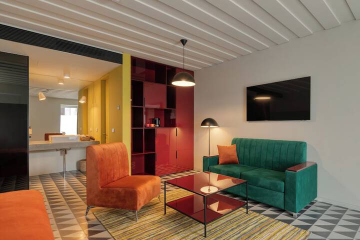 Room 10 of 43