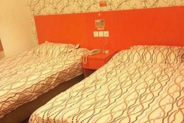 Room 2 of 8