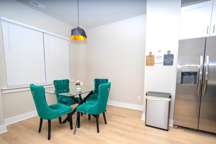 Room 10 of 29
