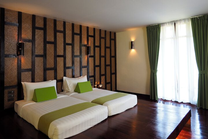 Room 28 of 94