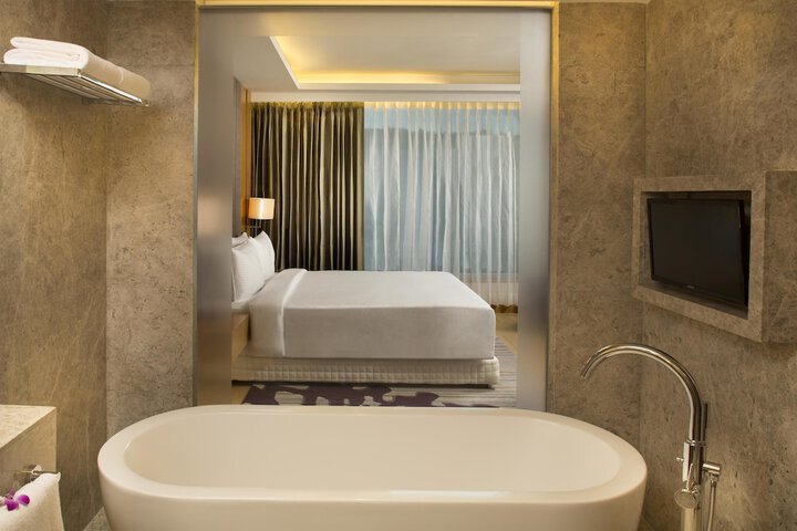 Room 28 of 130