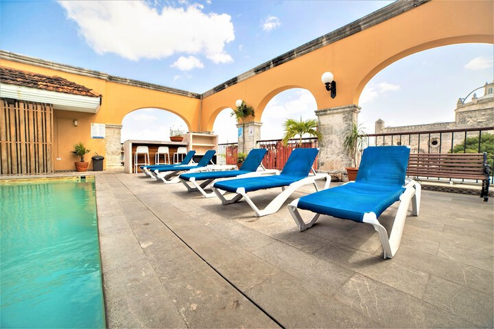 Hotel with Pool