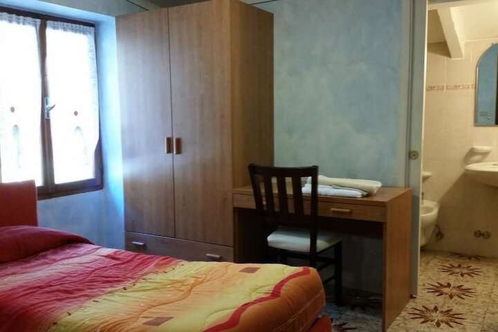 Room 14 of 34