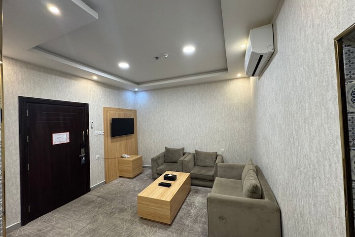 Room 34 of 47