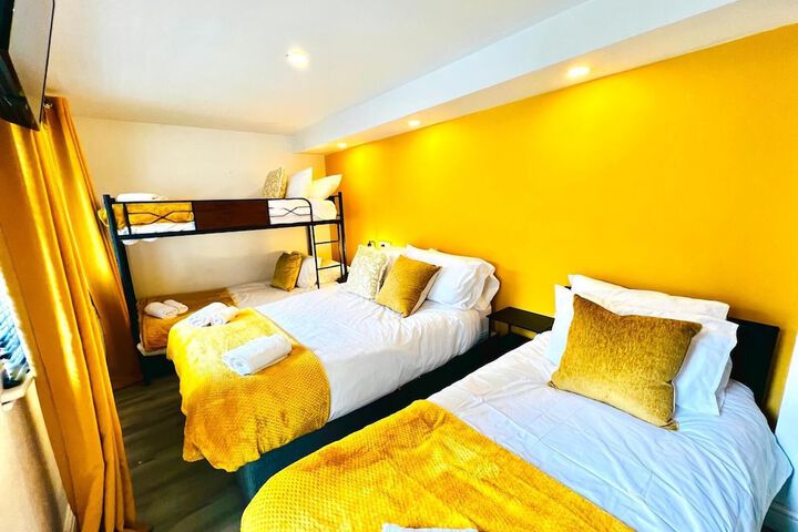 Room 9 of 27
