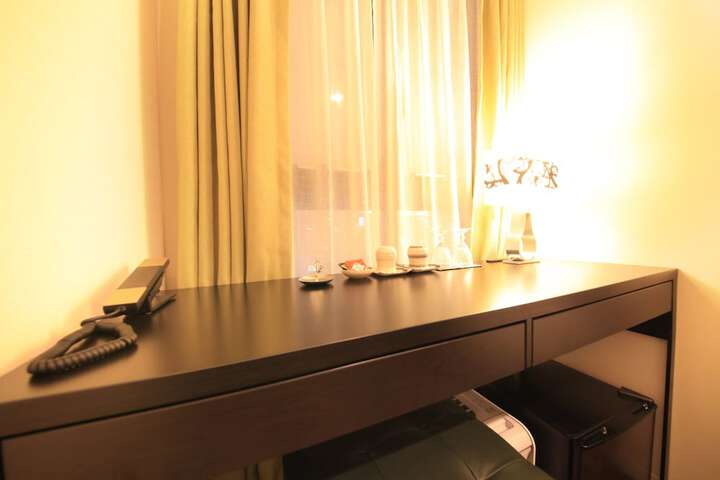 Room 11 of 87