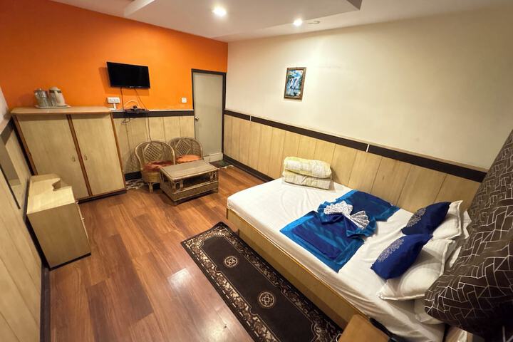 Room 26 of 40
