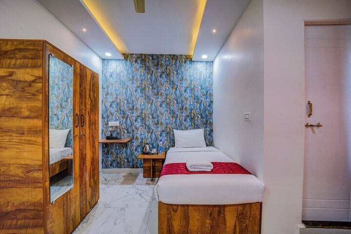 Room 9 of 31