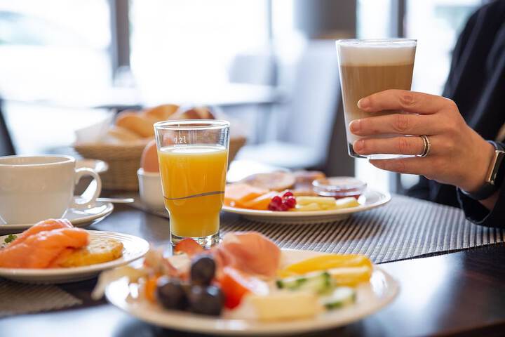 Breakfast/Coffee Service 37 of 77