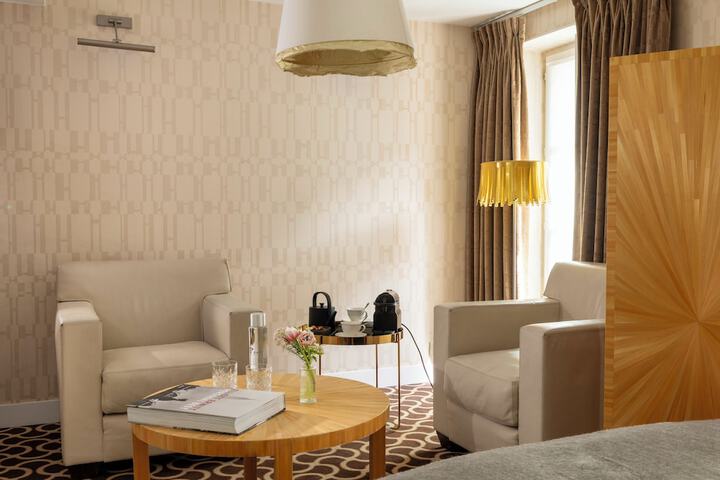Room 47 of 79