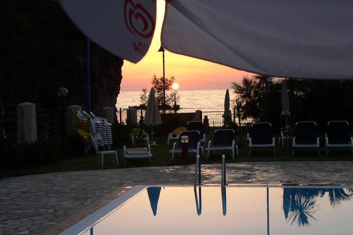 Hotel Pool