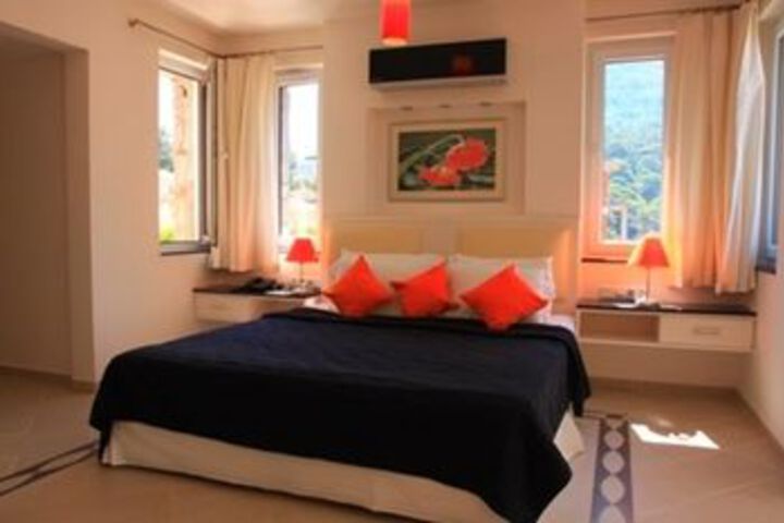 Room 8 of 26