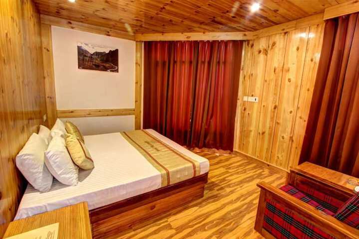 Room 10 of 31