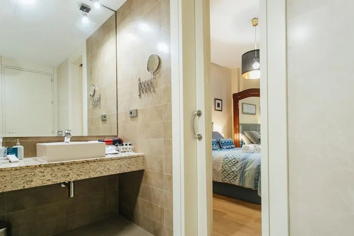 Room 8 of 15