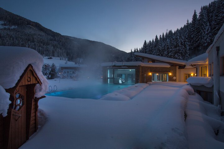 Pool 32 of 79
