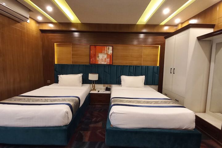 Room 36 of 76