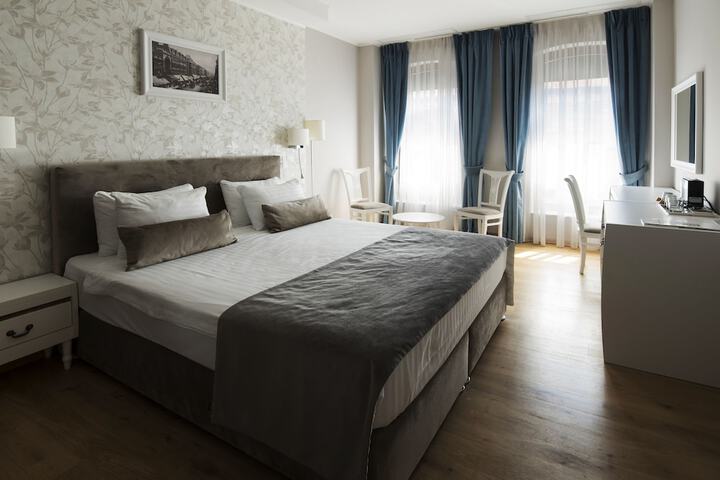 Room 4 of 71