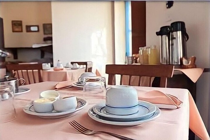 Breakfast/Coffee Service 22 of 31