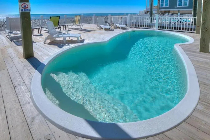 Pool 11 of 25