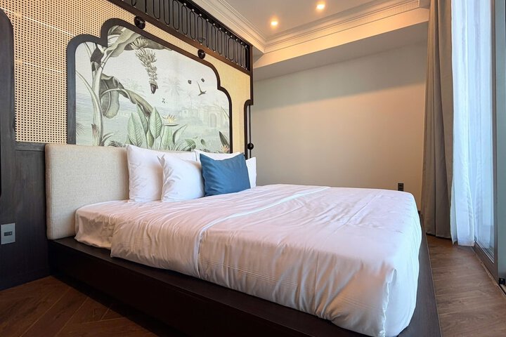 Room 105 of 168