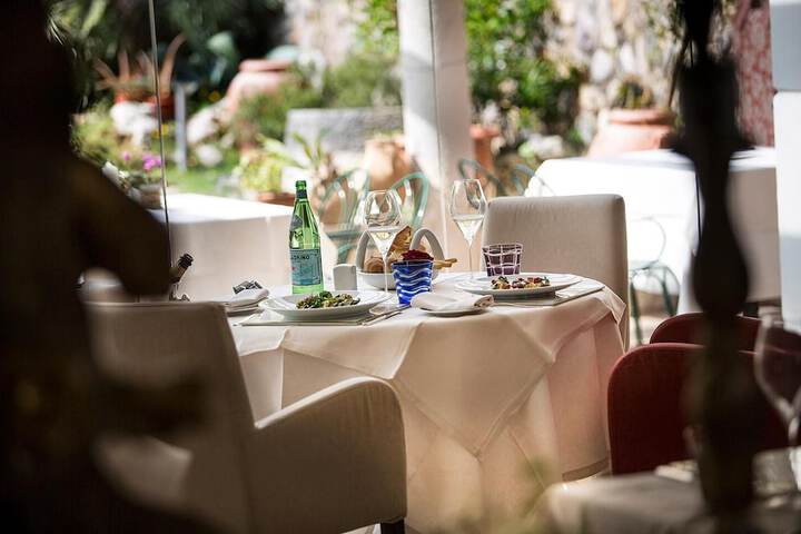 Dining 53 of 71