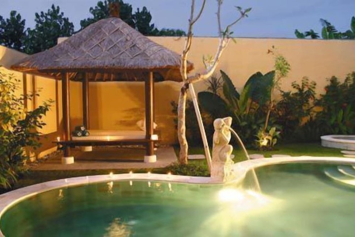 Pools & Facilities