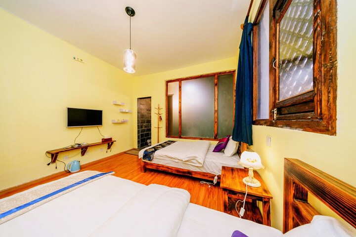 Room 9 of 30