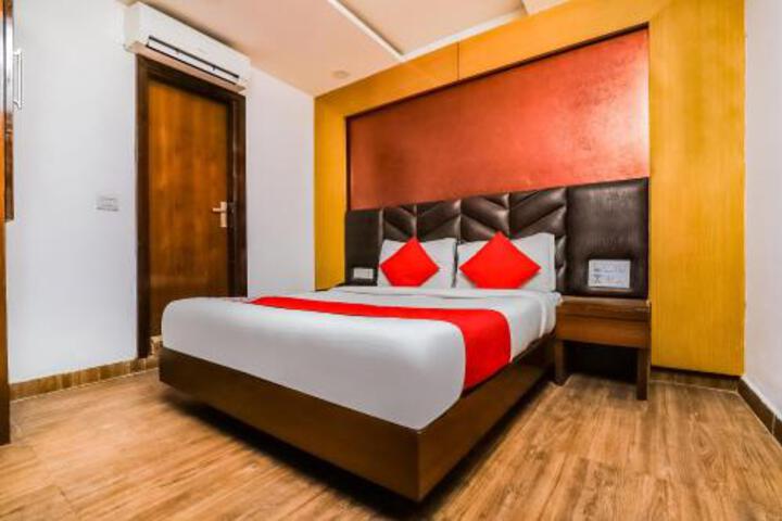 OYO 37843 Hotel Stay Inn