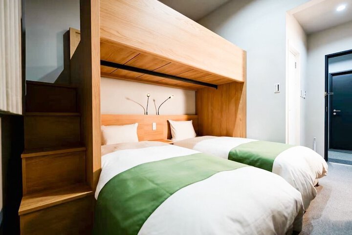 Room 9 of 48