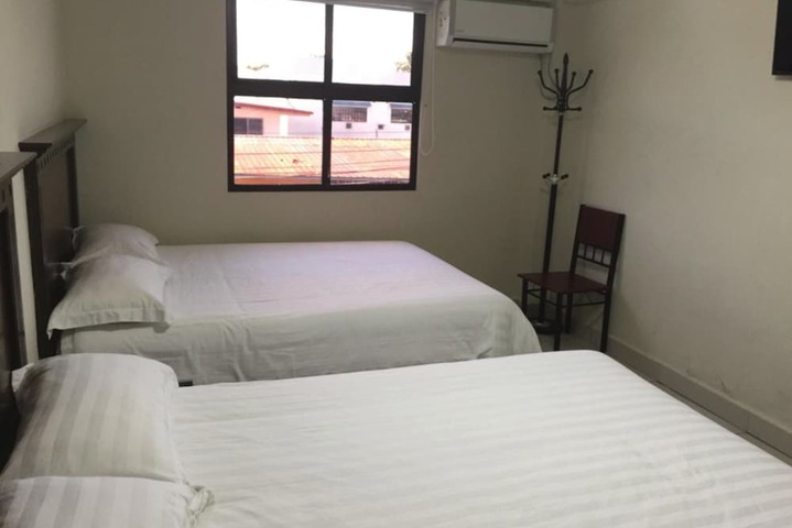 Room 5 of 33