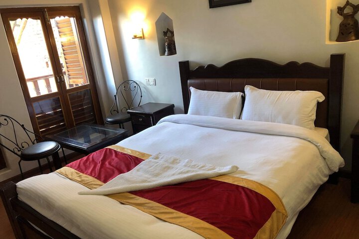 Room 6 of 28