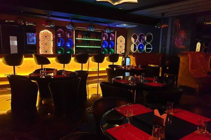 Lounge 9 of 10