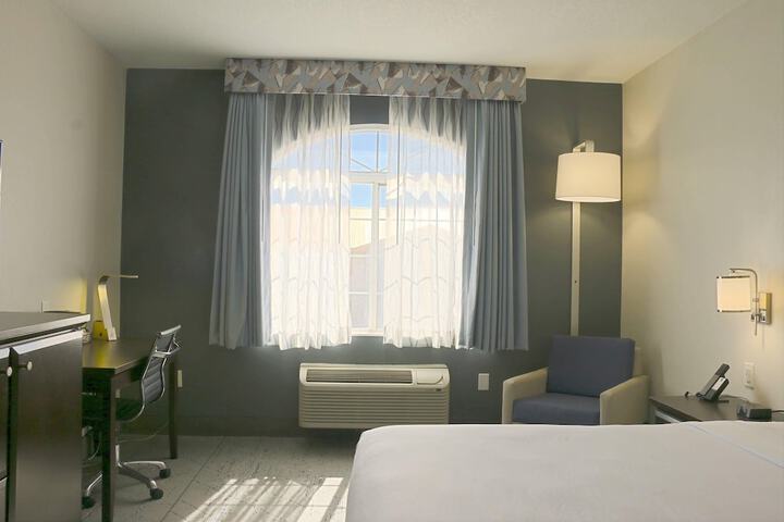 Room 10 of 41