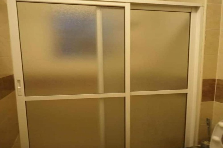 Room 9 of 20