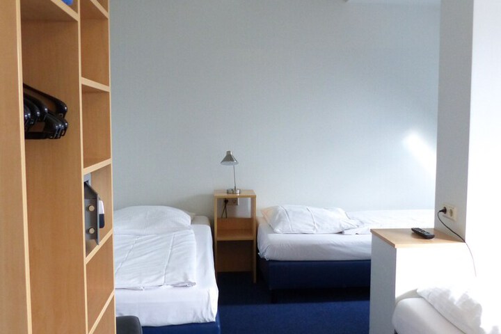 Room 41 of 86