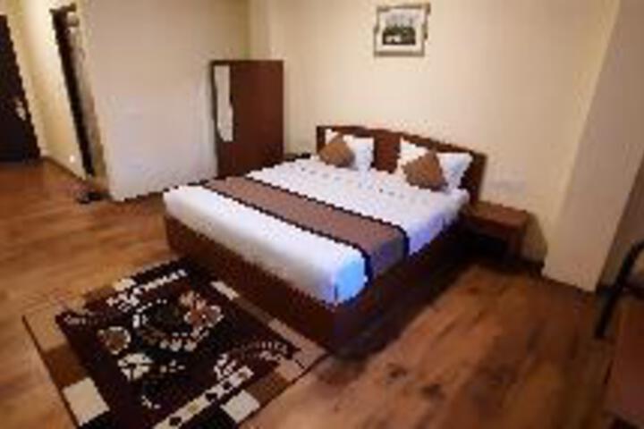 Room 8 of 20
