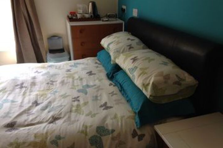 Room 6 of 12