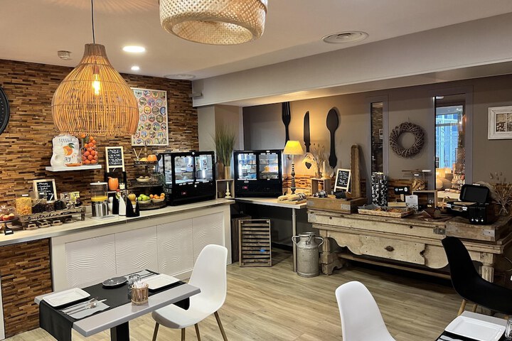Breakfast area